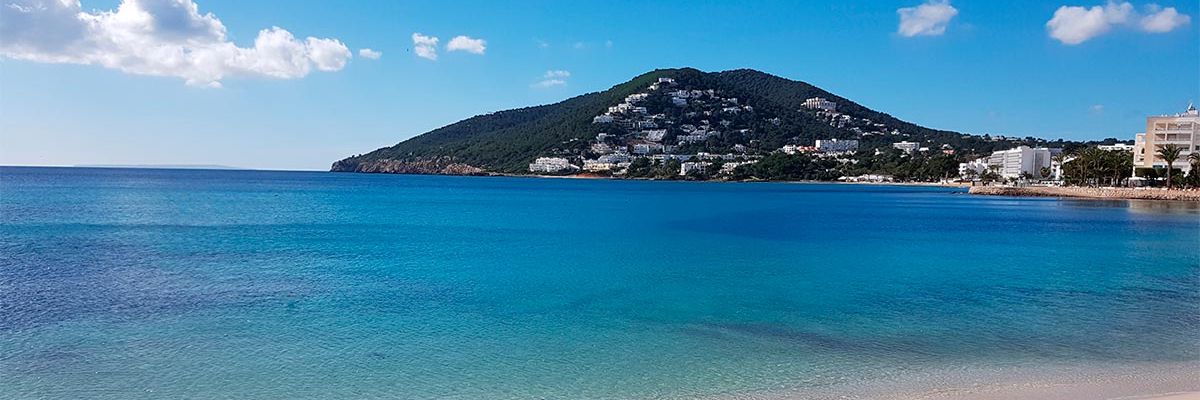 Vista del mar des del municipi de Santa Eulària des Riu
